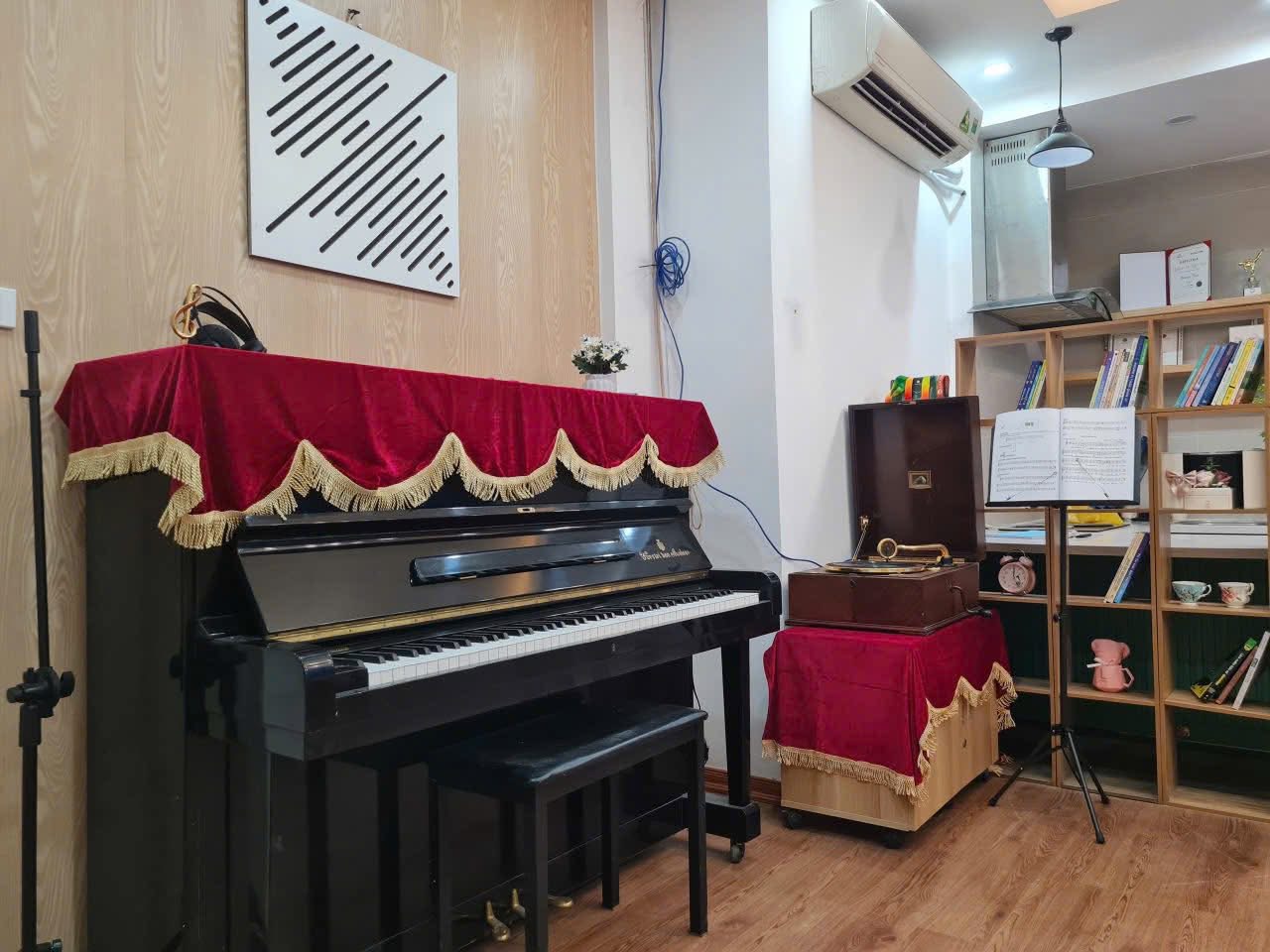 Cơ sở CS6 Lý Nam Đế – Piano Đệm Hát